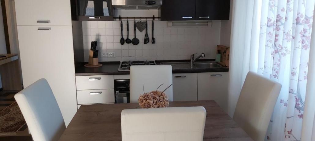 Apartment Iva นยีวีเซ ภายนอก รูปภาพ