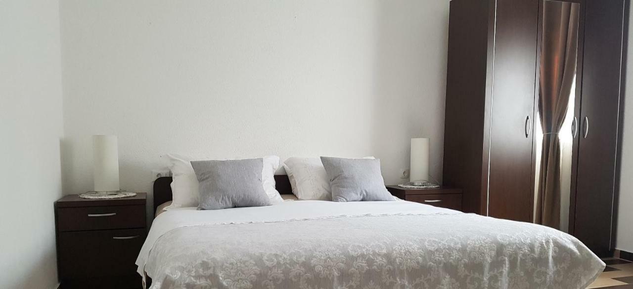 Apartment Iva นยีวีเซ ภายนอก รูปภาพ